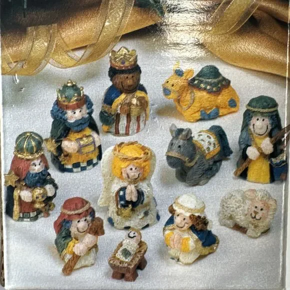 GIFTCO Vintage Holy Nativity Miniatures 11 Piece Set Polystone- Excellent In Box - Picture 10 of 11